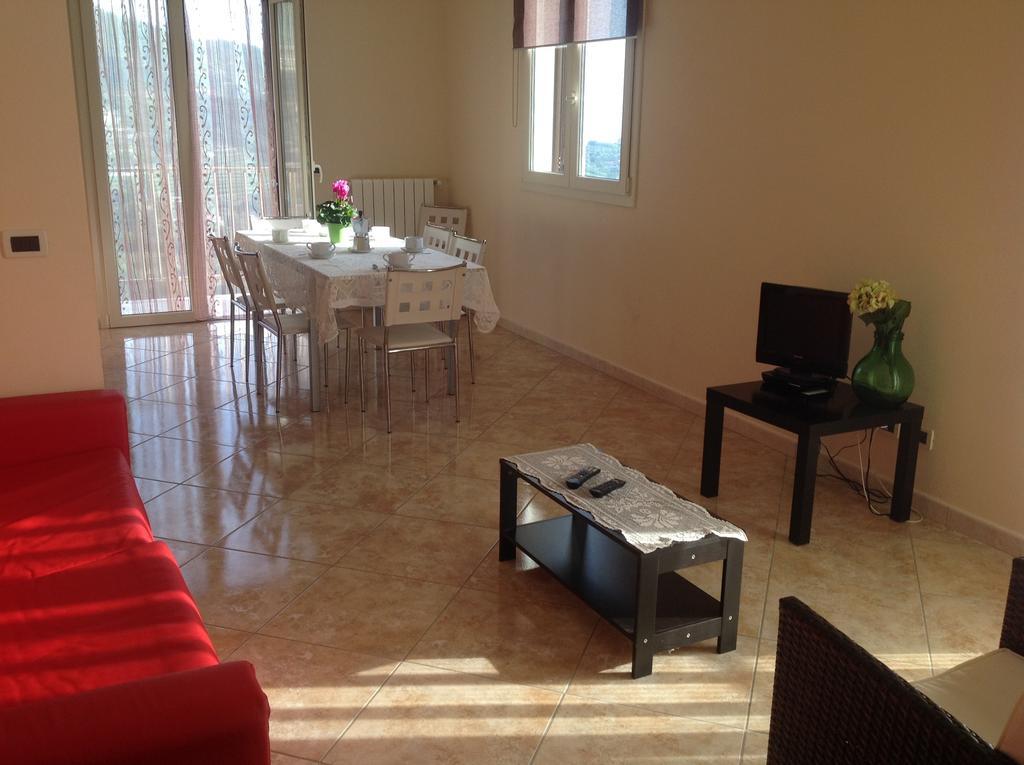 Agriturismo Da Lui บอร์ดิเกรา ภายนอก รูปภาพ
